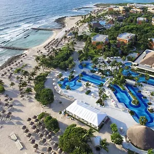 Semesteranläggning (resort) Bahia Principe Luxury (adults Only), Akumal